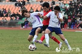 NBA交易市场动态：湖人完成签约,